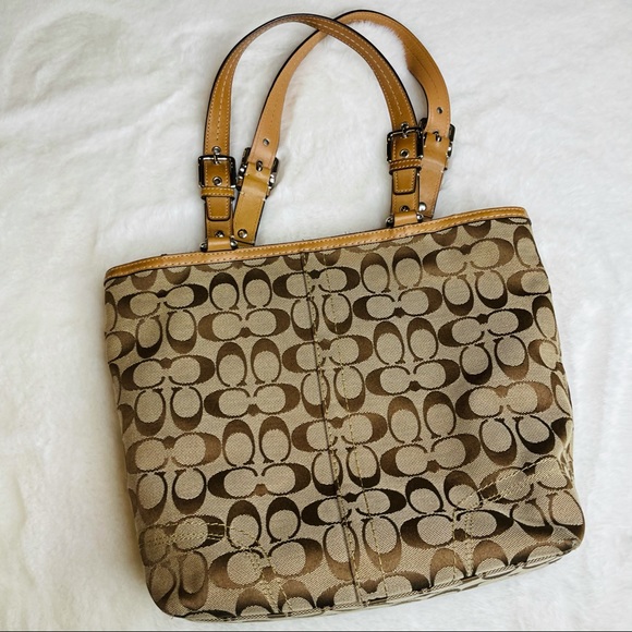 Coach Handbag - Picture 3 of 9